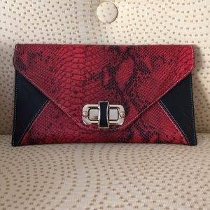 Red Snake Clutch